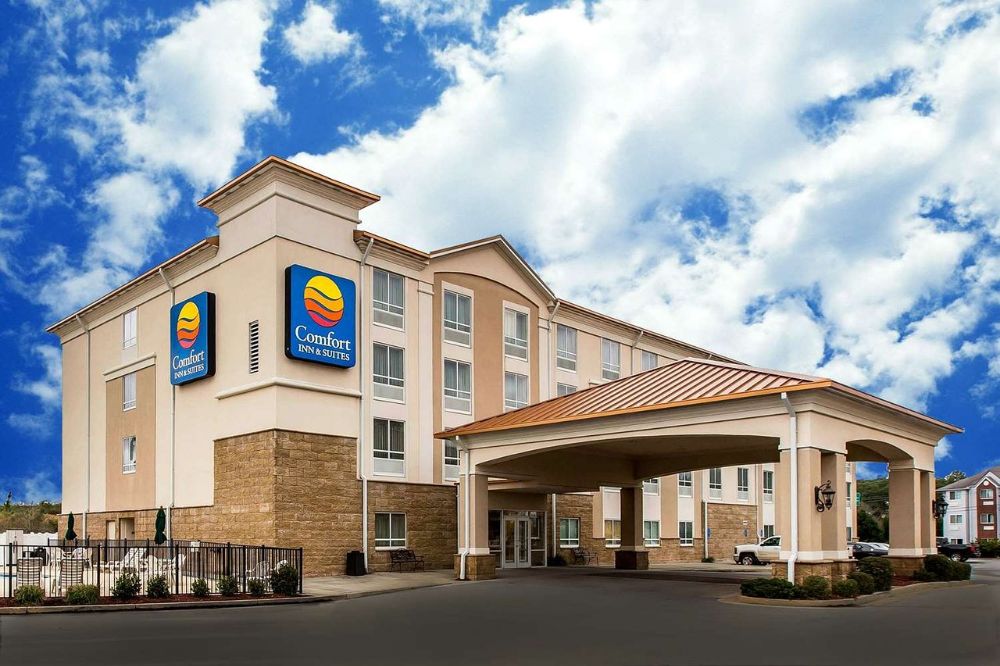 Comfort Inn and Suites Tennessee - Thomas USAF Group, LLC